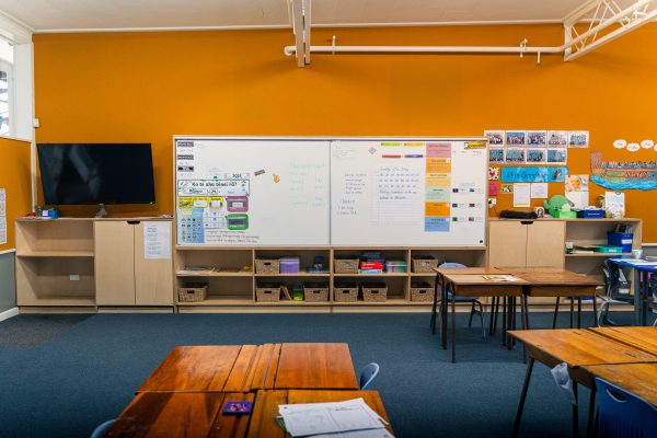 Flanshaw Road School whiteboard wall unit