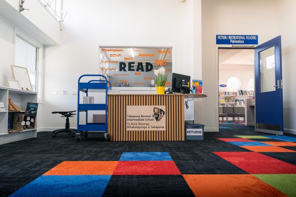 Library Book Issue Station - Image 6