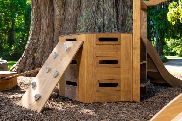 Outdorable Beaverlodge Riverbank Climbing Wall - Image 3