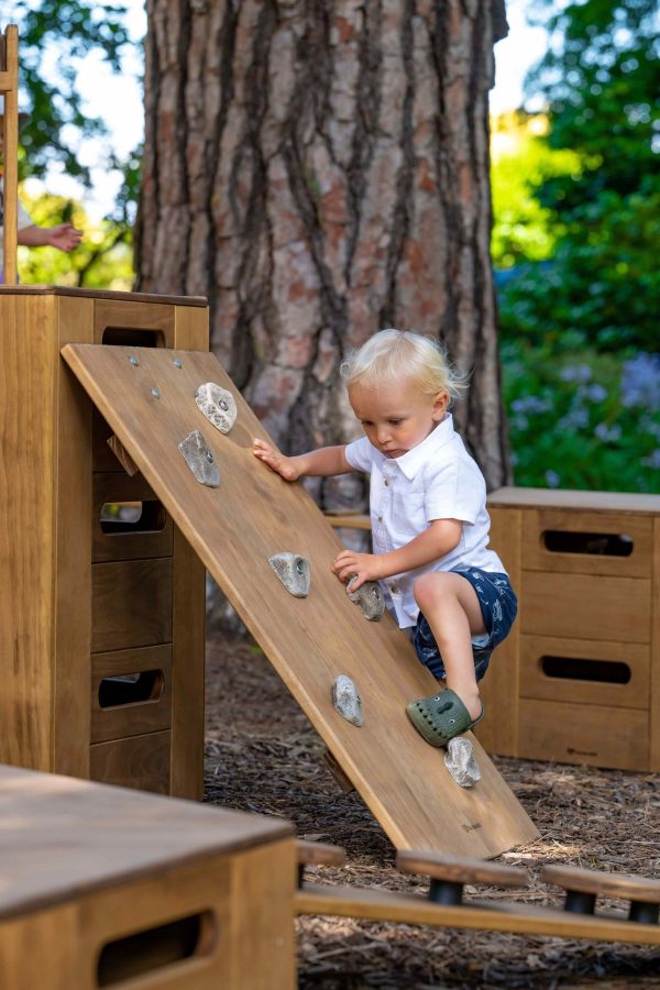 Outdorable Beaverlodge Riverbank Climbing Wall - Image 5