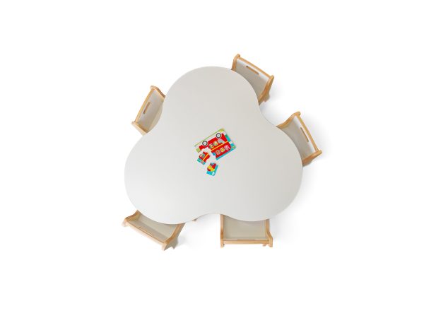 Clover Table - Image 4