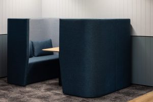 cube-4-person-setting-nz-birch-hpl-table-acoustic-seating-booth-library-admin-lsg